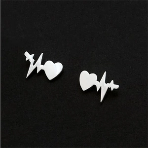 Minimalist heartbeat heart-shaped stud earrings in polished silver stainless steel