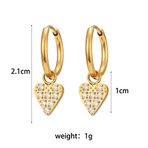 Detail of 18K gold-plated huggie hoop earrings with zircon heart pendant measuring 2.1cm