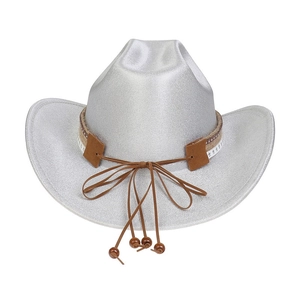 Chapeau de cowboy argenté avec bande en daim marron, rivets étoiles et perles en bois