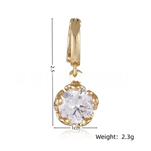 Detail view of 18k gold plated flower pendant with zircon and 2.5cm size markings