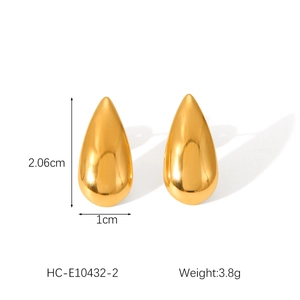 Detailed view showing dimensions and weight of gold teardrop studs at 2.06cm by 1cm