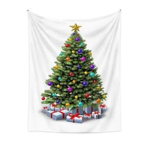 Vista dettagliata dell'arazzo con albero di Natale e regali su sfondo bianco