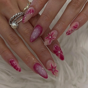 Faux Ongles Amande Stiletto Dégradé Rose Fleur Strass 3D Motif Goutte D'eau Élégant Ongles Artificiels