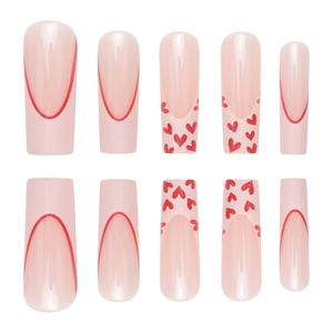 Set unghie finte French rosa e rosse con motivi a cuore per San Valentino lunghe