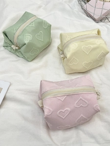 Trousse De Maquillage Gaufrée Cœur Polyester Portable Fermeture Éclair Pochette Cosmétique Avec Poignée Voyage Mignon