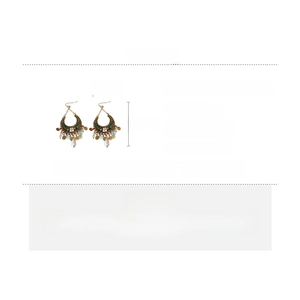 Detailed size guide for bohemian moon tassel earrings featuring alloy and resin dimensions
