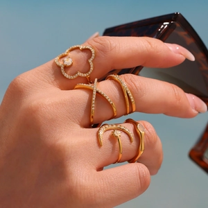 Luxurious 18K gold plated ring set with flower motif and pavé cubic zirconia for women