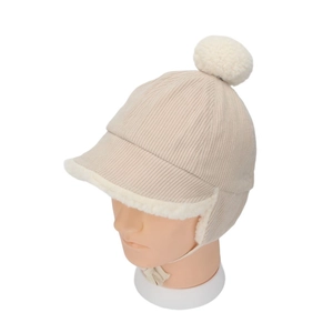 Détail du bonnet d'hiver bébé en velours côtelé beige avec doublure en polaire douce