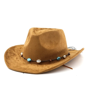 Chapeau de cowboy bohème en suédine marron avec perles turquoise et ruban coquillage