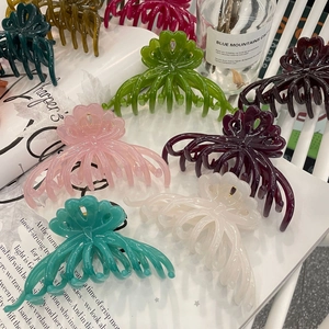 Large Flower Hair Claw Clip Elegant Resin Plastic Shark Hair Clamp For Women Girls Strong Hold Aesthetic Accessory