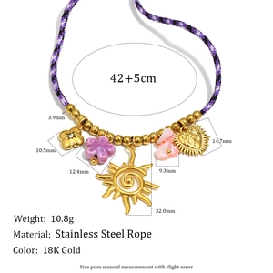 Collier bohème en corde tissée avec pendentifs soleil et cœur en acier plaqué or 18K