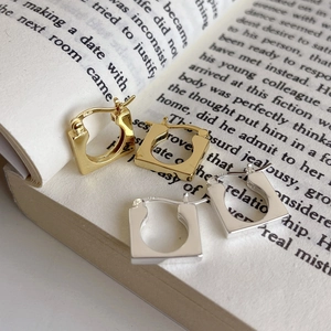 Minimalist S925 sterling silver square hoop earrings in gold and silver mirror finish