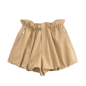Vue à plat de shorts plissés kaki à taille haute avec poches zippées métalliques