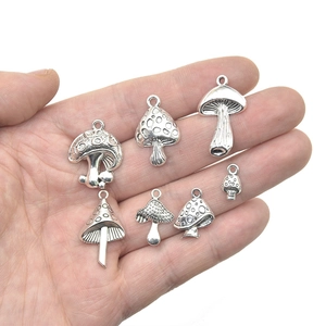 Set of 7 vintage silver-colored mushroom pendants for DIY necklace and bracelet jewelry