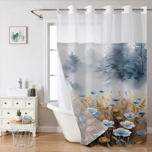 Dettaglio della tenda doccia a nido d'ape con stampa floreale blu acquerello e foresta