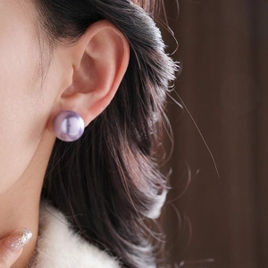 Lavender pearl stud earrings with 18k gold plating for a retro minimalist style