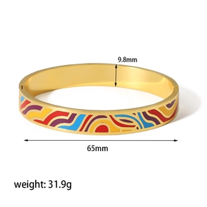 18K vergoldetes Edelstahl-Armreif mit bunter Emaille und Wellenmuster Design