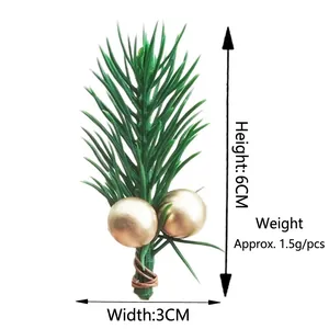 Aiguilles de pin de Noël artificielles avec baies dorées mini branche de pin de 6cm