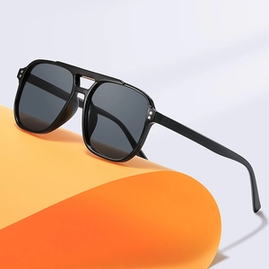 Lunettes de soleil rétro à double pont surdimensionnées noires verres gris
