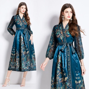 Robe Maxi Élégante Col V Imprimé Paisley Polyester Manches Lanternes Fini Satiné Taille Ceinturée Ligne A Style Bohème