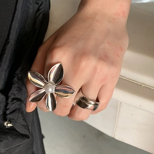 Silver hollow flower pearl ring and wavy textured wide band set for women