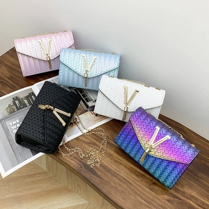 Sac Bandoulière Femme Cuir PU Texture Tissée Dégradé Couleur Chaîne Dorée Logo V Gland Mode Loisirs