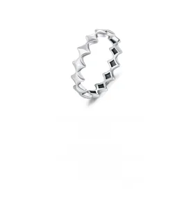 Detailed close-up of S925 sterling silver star ring showing inner hallmark and geometric design