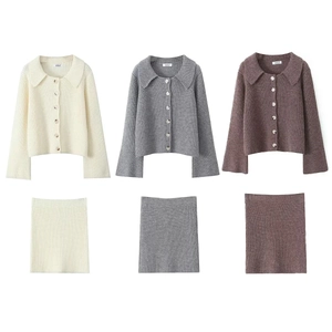 Ensemble vintage femme avec cardigan à revers et mini-jupe taille haute en 3 coloris