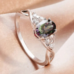 Dames Ovale Mystic Topaas Stijl Regenboog Ring Koper Verzilverd Gevlochten Infinity Band Zirkoon Sieraden