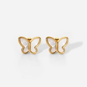 Eleganti orecchini a lobo a farfalla in oro 18K con inserto in conchiglia bianca