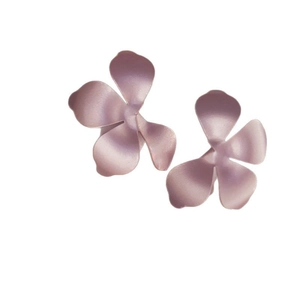 Eleganti orecchini a lobo a fiore viola con finitura opaca e ago in argento 925 da donna