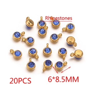Détail de breloques en acier doré avec strass bleus 6x8,5mm, lot de 20 pièces