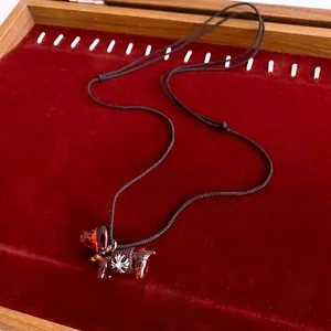 Collier Pendentif Chien Vintage Verre Alliage Strass Ajustable Corde Tissée Chaîne De Pull Femmes Style Maillard