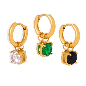 Orecchini a cerchio in acciaio al titanio dorato con pendenti in zircone bianco verde nero