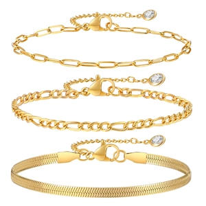 Ensemble de trois bracelets superposables plaqués or 18 carats avec maille trombone et serpent