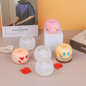 Set de moldes de silicona para portavelas de esfera con alegres caras sonrientes en relieve