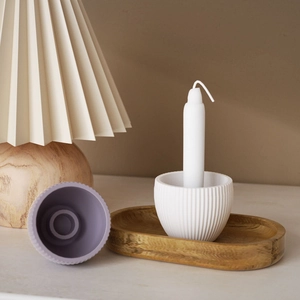 Stampo in silicone a righe per ciotole e portacandele nei colori bianco e viola