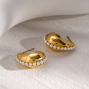 Minimalist 18k gold plated stainless steel C-shaped earrings with white pearl inlay