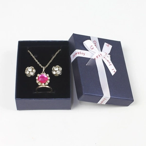 Square Jewelry Gift Box Ribbon Texture Paperboard Necklace Ring Earring Bracelet Packaging Display Case Sponge Velvet Liner Storage Box Organizer