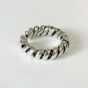 Minimalist 925 sterling silver twisted rope open ring with vintage oxidized finish