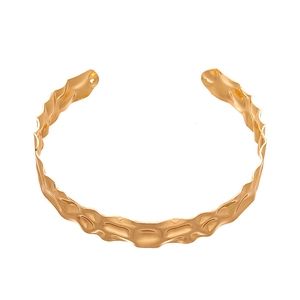 Polished S925 sterling silver hammered gold cuff bracelet with textured wavy design