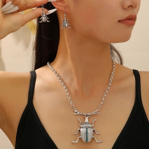 Set gioielli scarabeo vintage argento con collana a ciondolo e orecchini coordinati