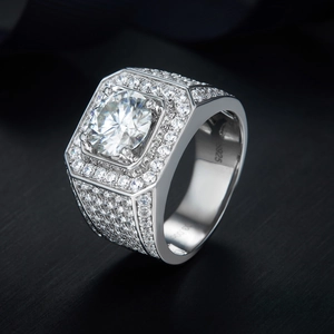 Luxury S925 sterling silver men's ring with a 5-carat round moissanite center stone