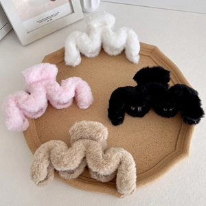Large 14cm plush hair claws in white pink black and khaki colors with wave design