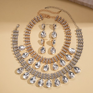 Parure de bijoux de mariée dorée avec collier à pendentif goutte d'eau et boucles d'oreilles