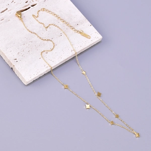 Starry 18K gold-plated stainless steel necklace with adjustable chain and star pendants