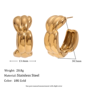Detailed specs of chunky 18K gold plated stainless steel hoop earrings with size markings