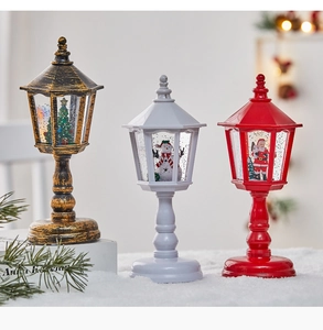 Lanterne de Noël lumineuse avec scènes de Père Noël, bonhomme de neige et sapin