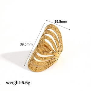 Irregular wavy hollow ring in 18k gold plated stainless steel, 39.5mm height