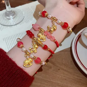 Ensemble de bracelets en perles de cristal tressées rouges avec breloques de cheval